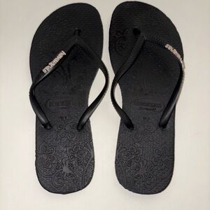 Havaianas Black Sandals Classic Minimalist Design